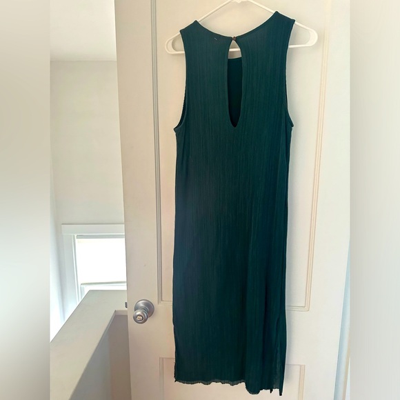 Silence + Noise Green Pleated Midi Dress - Picture 2 of 4